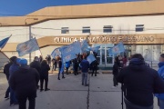Trabajadores del Sanatorio Fueguino reclaman por sueldos adeudados y aguinaldos impagos