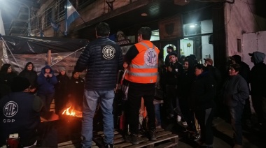 Asamblea conjunta de ATE y SOEM resolvió levantar la carpa hasta el martes