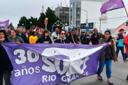 Docentes comienzan semana con acampe, paro y marcha provincial
