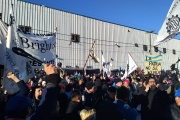 Luego del multitudinario acto, este miércoles paro general provincial