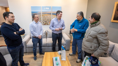 Veteranos recibieron licencias de conducir con dirección en las Islas Malvinas