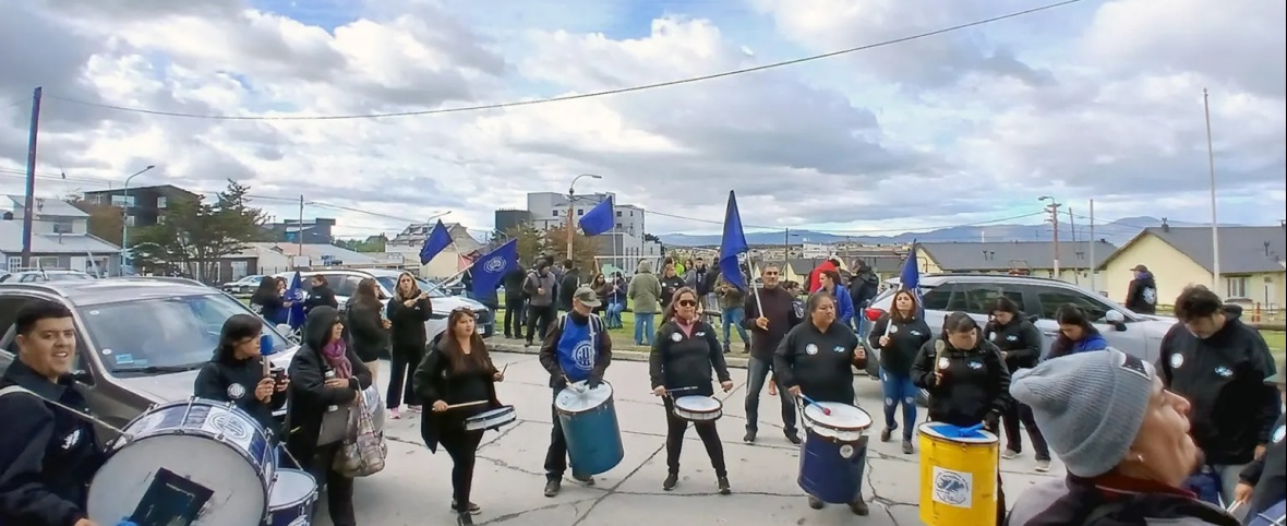 Hoy continúa la mesa salarial en Tolhuin, pero las partes están lejos del acuerdo