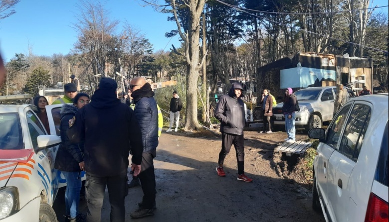 Detuvieron al dirigente de Unidad Popular Pol Baiz durante un desalojo