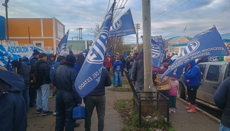 ATE Río Grande manifestó frente a la Delegación del Ministerio de Trabajo