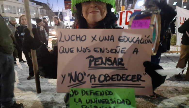 Se realizó la manifestación en defensa de la universidad pública