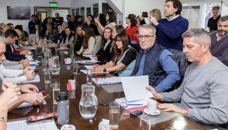 El legislador Damián “Loli” Löffler reafirmó su rechazo a la salmonicultura en aguas fueguinas