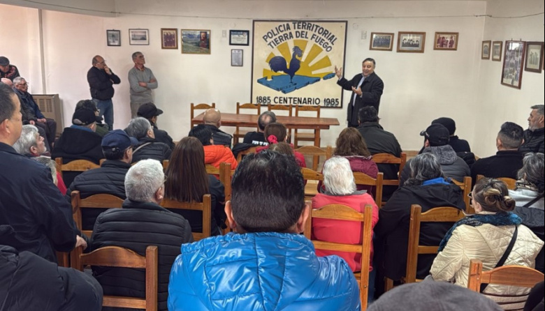 Esposas de policías retirados volvieron a reclamar por haberes adeudados