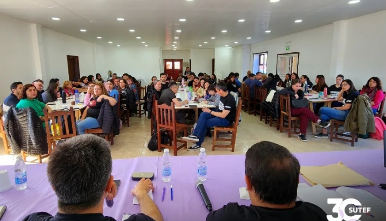 Docentes detectaron que gobierno había enviado una grilla salarial que no reflejaba lo planteado en paritarias