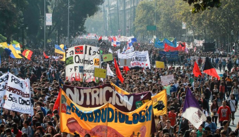 Masivas protestas en Chile contra el aumento de los combustibles anunciado por Kast