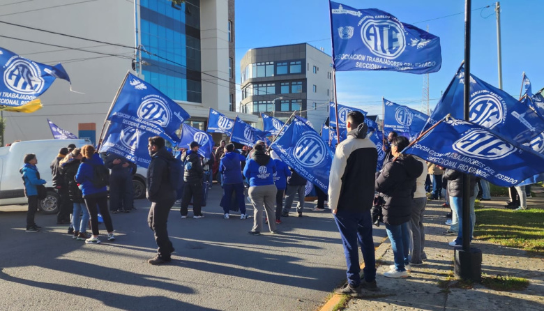 ATE para, se moviliza, y reclama respuestas “urgentes”