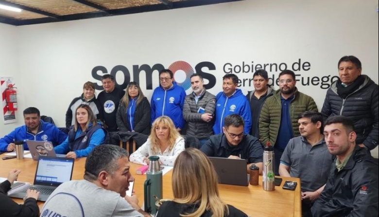 Después de las medidas, convocaron a paritarias para ambos escalafones