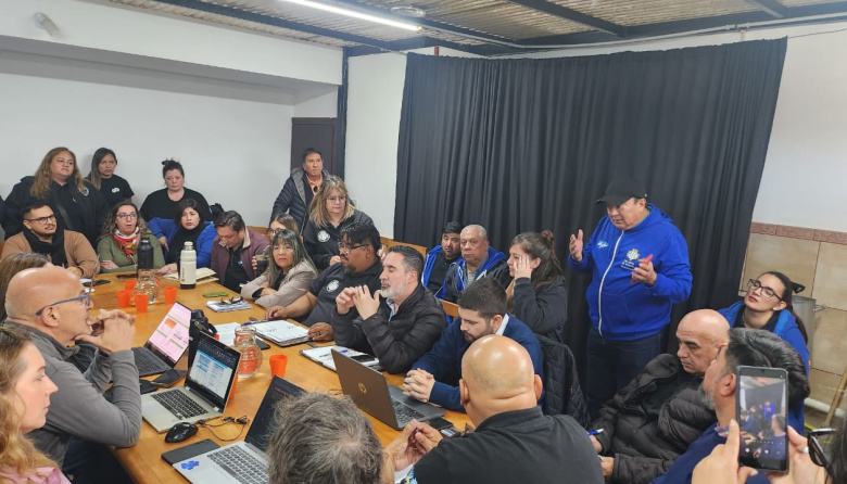 Gobierno ofreció un 2% y los gremios estatales paran