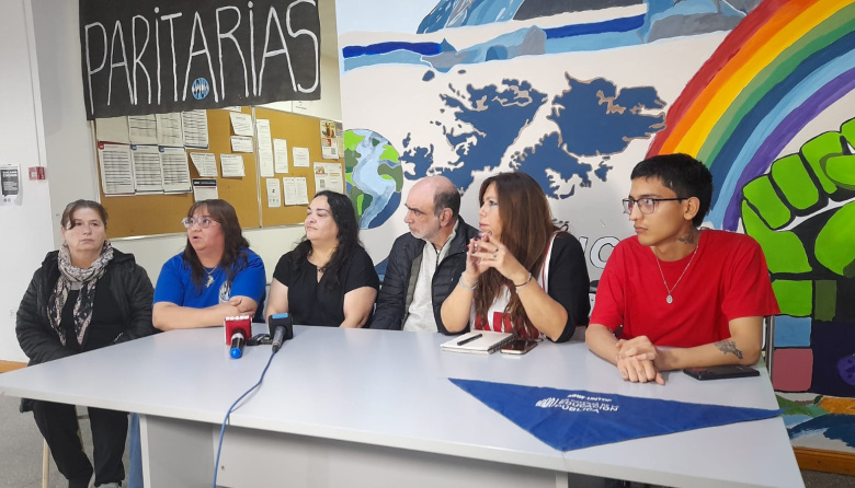 Gremios y estudiantes convocaron a la comunidad a sumarse a la marcha de mañana
