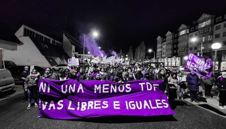 "Vivas, libres y desendeudadas nos queremos; unir las luchas y rebelarse es la tarea"
