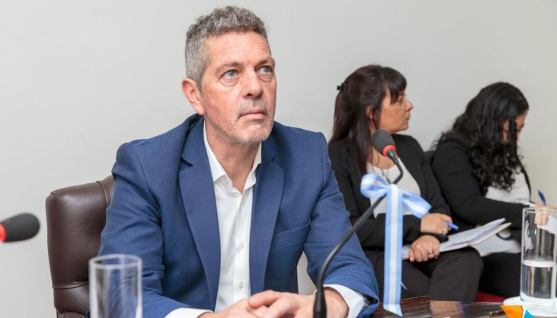 Löffler acusó al Gobierno de esconderse mientras “peligra el empleo fueguino”