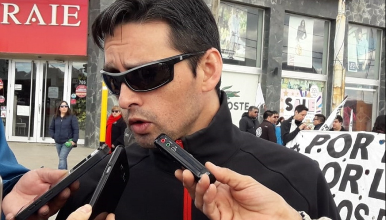 “Quieren trabajadores sin derechos y una industria de rodillas”