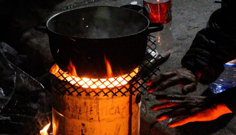 Más abrigo y más deuda, el invierno de los hogares argentinos en el gobierno de Milei