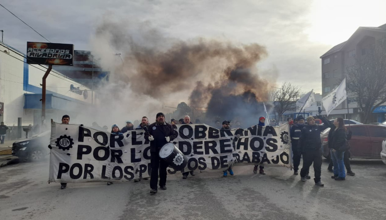 Linares confirmó que el paro fue total y exigió la defensa irrestricta de la industria fueguina