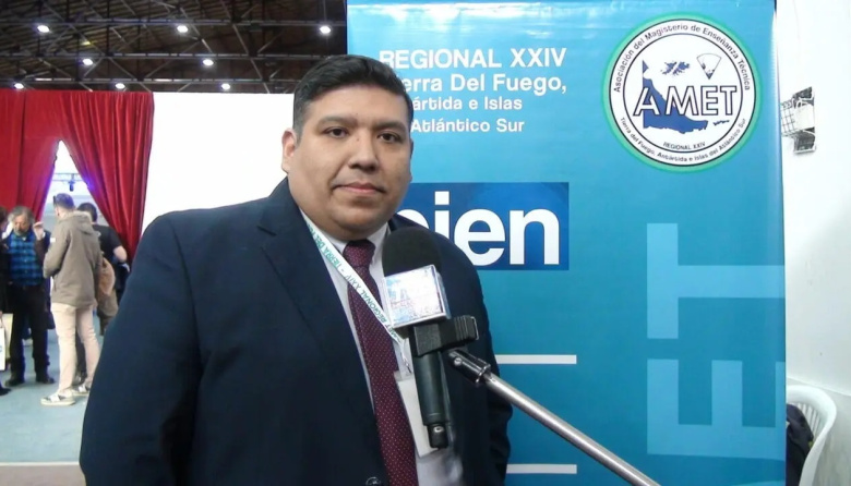 "Si mañana se arregla lo salarial, las clases tampoco siguen porque las escuelas no están en condiciones"