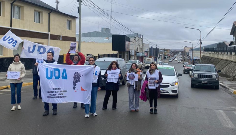 "Sin universidad ni escuela pública, no hay futuro para la provincia"