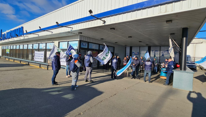 Rivarola confirmó despidos en La Anónima y advirtió que la crisis del comercio responde al parate de la industria