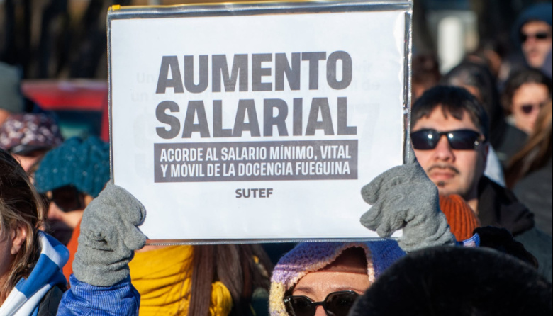 El SUTEF aceptó la oferta salarial del Ejecutivo y se levanta el paro tras 46 días de conflicto docente