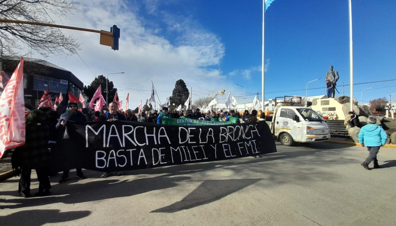 “Esta bronca nos une en todo el país y hoy nos convoca a salir a las calles para organizarnos”