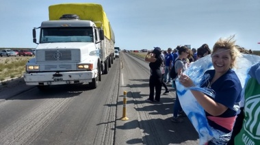 Estatales vuelven a cortar la ruta en Puerto Madryn