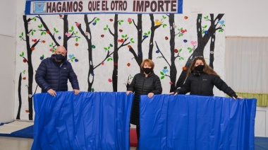 Donación de colchonetas para el Jardín Nº 26 de Río Grande