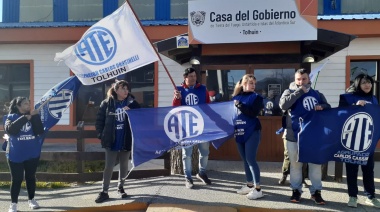 Manifestación en Tolhuin para reclamar por la OSEF