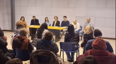 Vecinos se reunieron con la presidenta del IPVyH y destrabaron situación