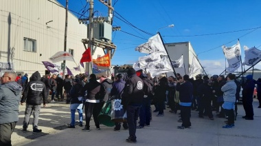 Esta mañana se realizó el abrazo a la planta de la textil Barpla