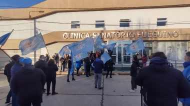 Trabajadores del Sanatorio Fueguino reclaman por sueldos adeudados y aguinaldos impagos