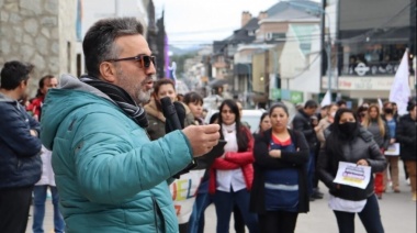 “Han sido parte del saqueo, parte del circo de Bertone y ahora juegan al circo de Milei”
