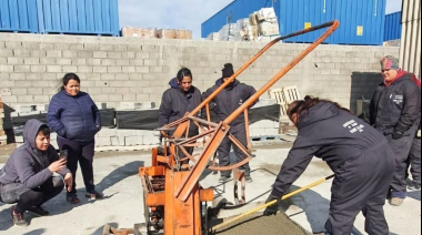 Brindan capacitación para mujeres en distintos oficios en Río Grande