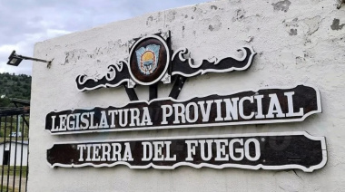 Empleados legislativos en estado de asamblea por salario
