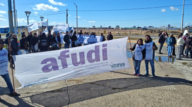 Rechazan circular que limita el otorgamiento de licencias a docentes universitarios