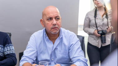 Villegas denunció “trampas” en la sanción de la ley de salmoneras y pidió su inconstitucionalidad