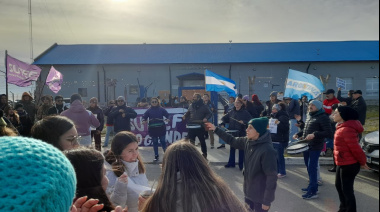 Docentes advirtieron que podrían parar “por tiempo indeterminado”