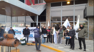 Manifestación y retención de servicios en el Hotel Atlántida para deuda salarial