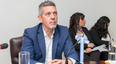 Löffler acusó al Gobierno de esconderse mientras “peligra el empleo fueguino”