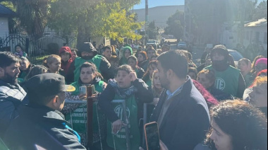 ATE repudió la detención ilegal de la secretaria General Comodoro Rivadavia en medio de una dura represión policial