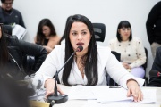 Alejandra Arce propone digitalizar los planos de construcción de viviendas particulares