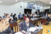 “La Legislatura volvió a darle la espalda a las trabajadoras y los trabajadores de la provincia”