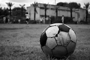 El silbato que rompe las cadenas: Fútbol en el Infierno